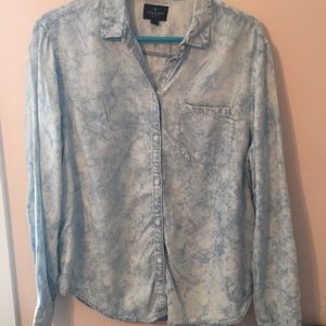 American eagle acid wash chambray button up